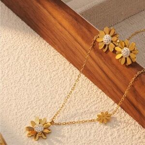 18 k gold plated stainless steel 3 pcs sunflower shaped necklace and earrings